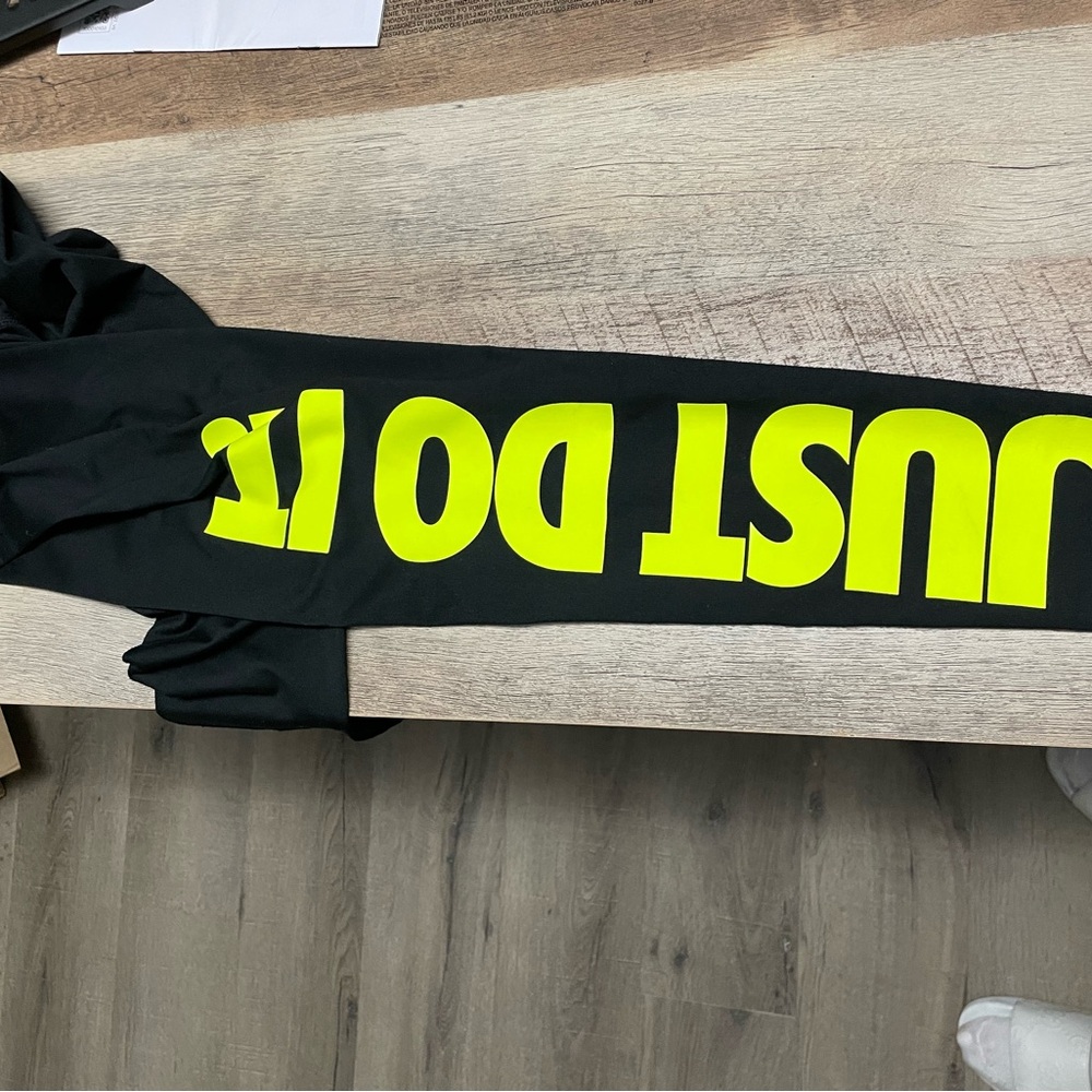 Black and Yellow 'Just Do It' Leggings